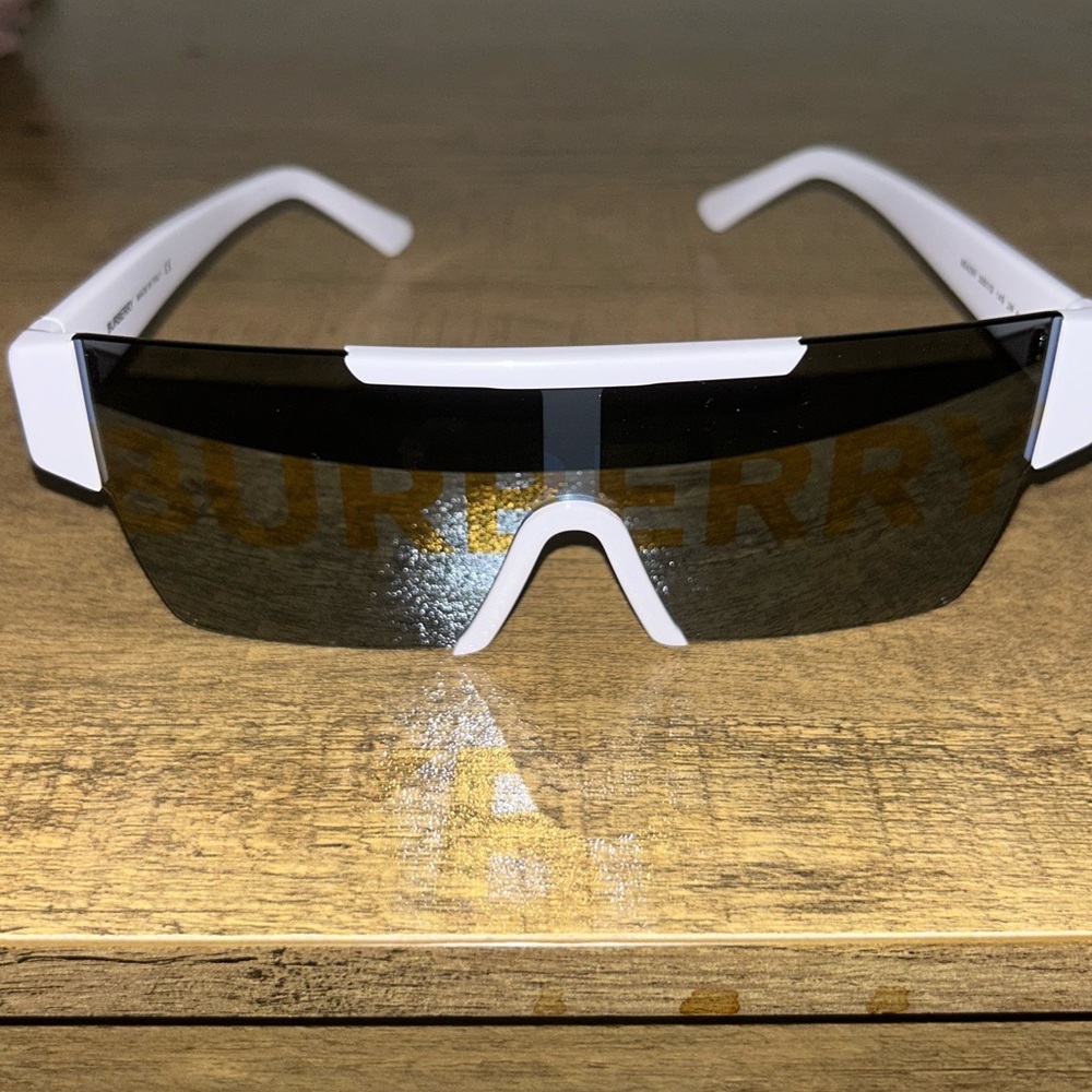 Men’s Burberry Sunglasses BE 4291 White Rectangle Sunglasses Burberry Lens - Picture 4 of 9